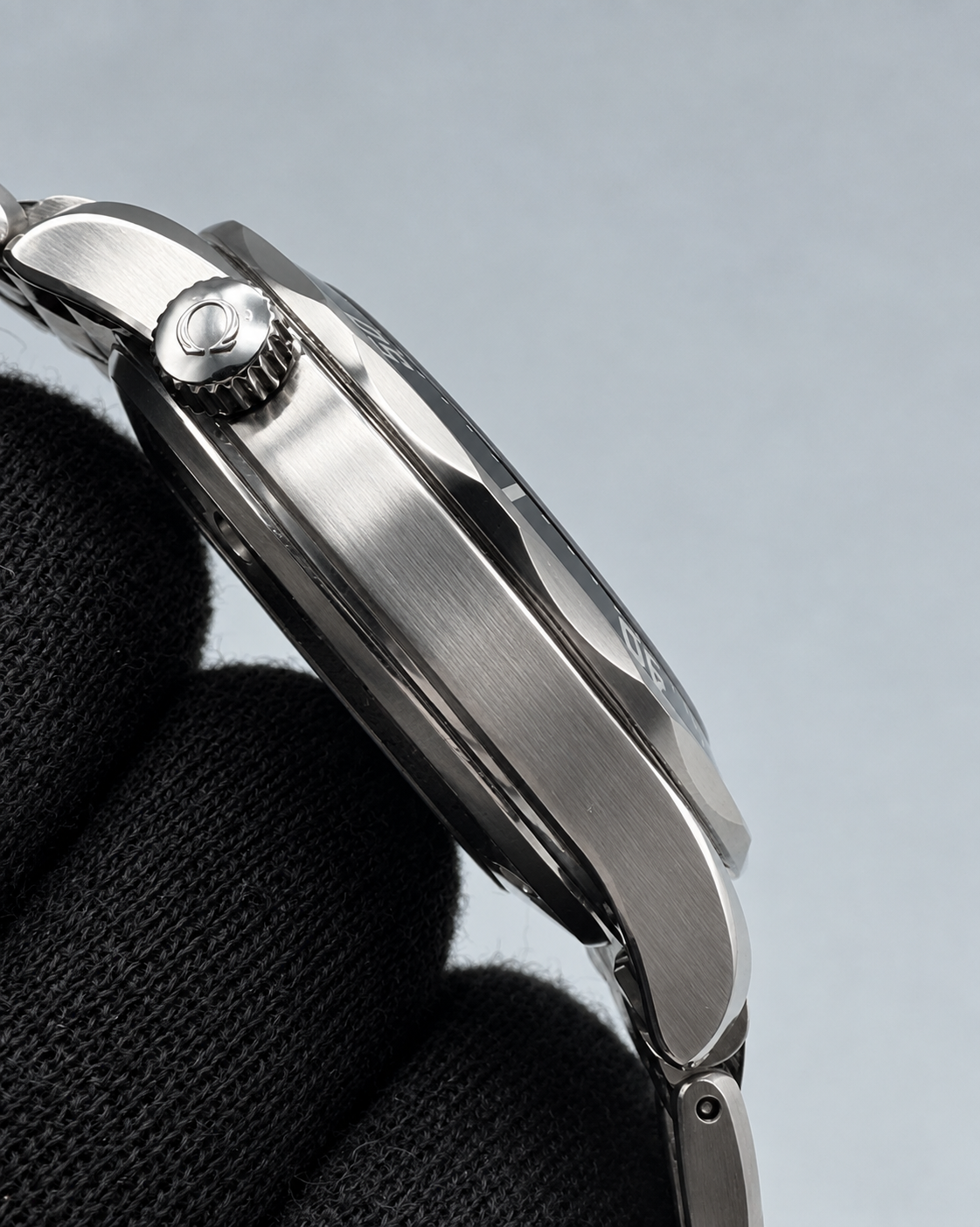Omega Seamaster 300M Black Diver 212.30.41.20.01.002